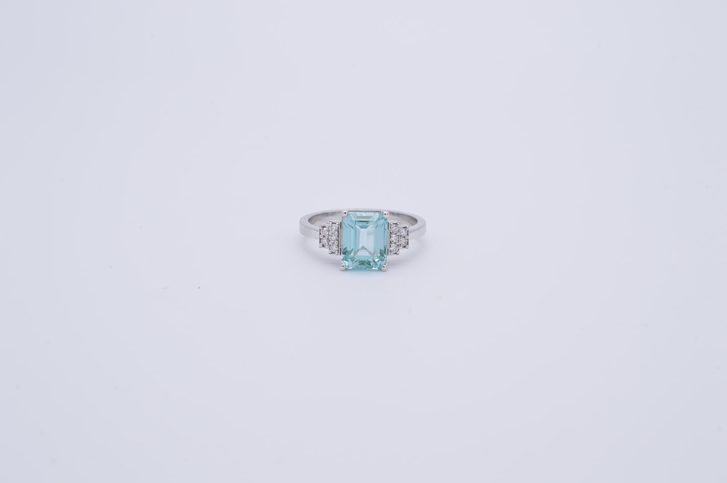3.08ct Peridot , 0.12ct diamond and 14k white gold ring